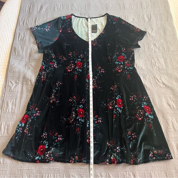 Torrid Mini Velvet Skater Dress Dark Green Floral V-Neck Plus Size 4X NEW - Picture 10 of 16